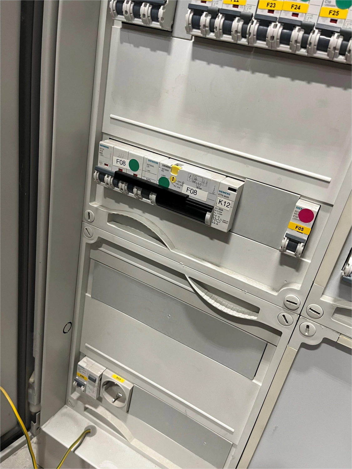 Alexandra Sturm – Beratung mit System – Sicherheit, Technik, Verantwortung – professionelle Installation von Elektro- oder Sicherheitssystemen