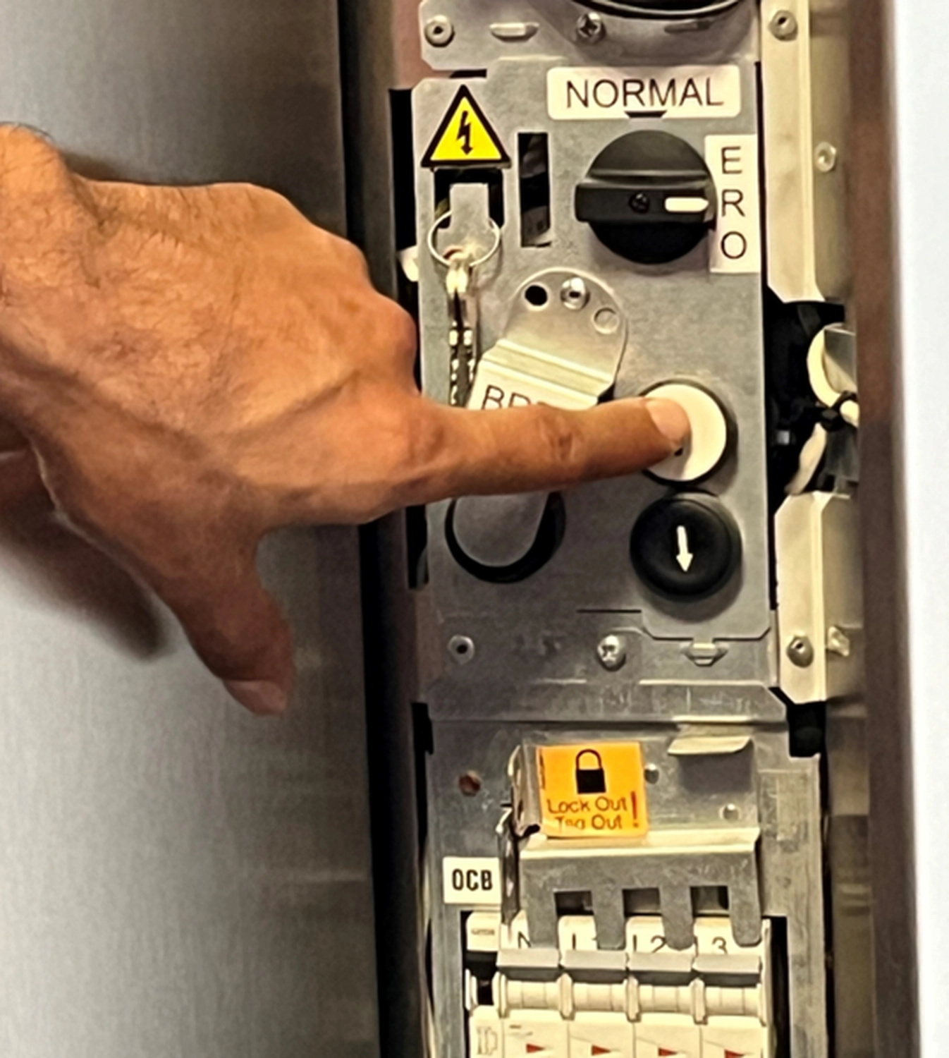 Alexandra Sturm – Beratung mit System – Sicherheit, Technik, Verantwortung – professionelle Installation von Elektro- oder Sicherheitssystemen